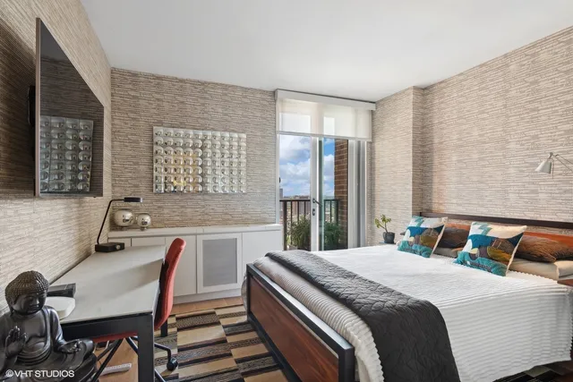 $734,900 | 4170 North Marine Drive, Unit 23L, Chicago, IL 60613