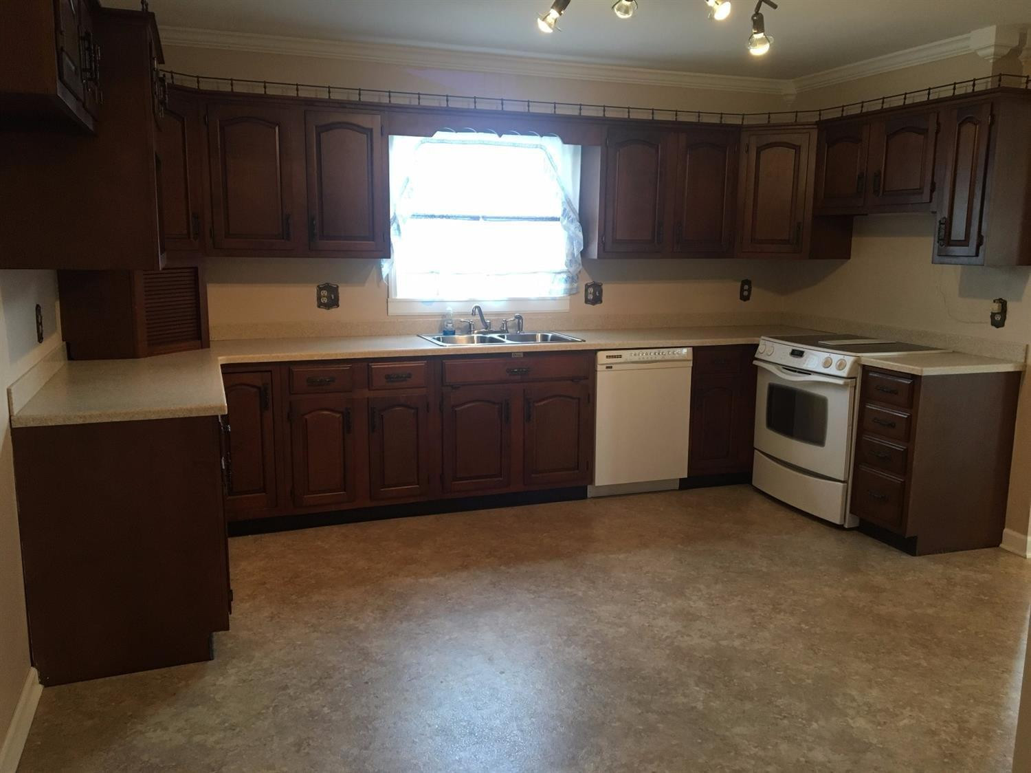 4527 Camargo Road Mount Sterling, KY 40353 - Photo 9 of 22 Photo 9