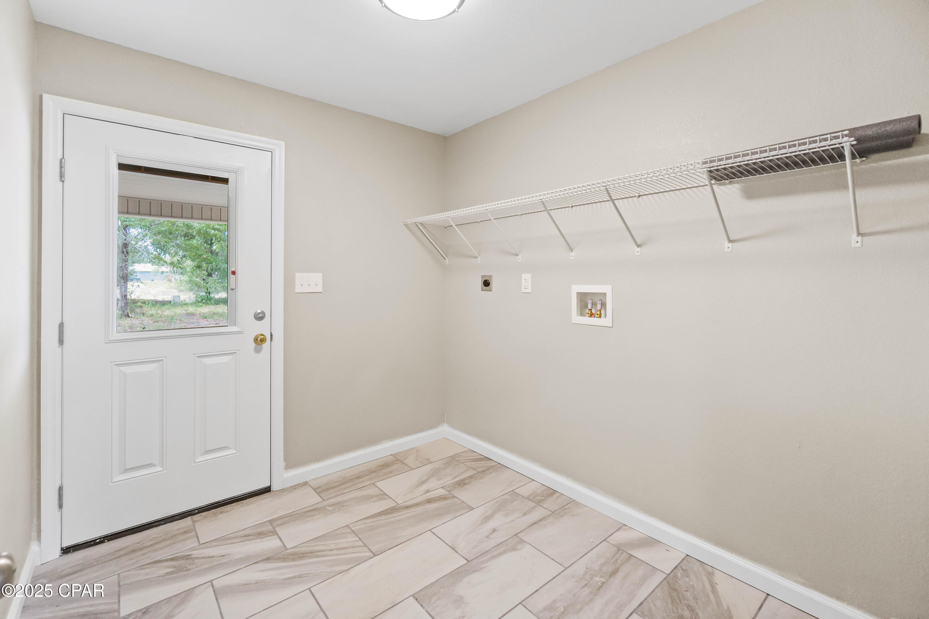 6667 Grande Oak Loop Grand Ridge, FL 32442 - Photo 12 of 28