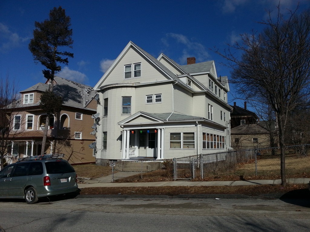 23 Stoneland Road Worcester, MA 01603 - Photo 5 of 23 Gallery Image 5