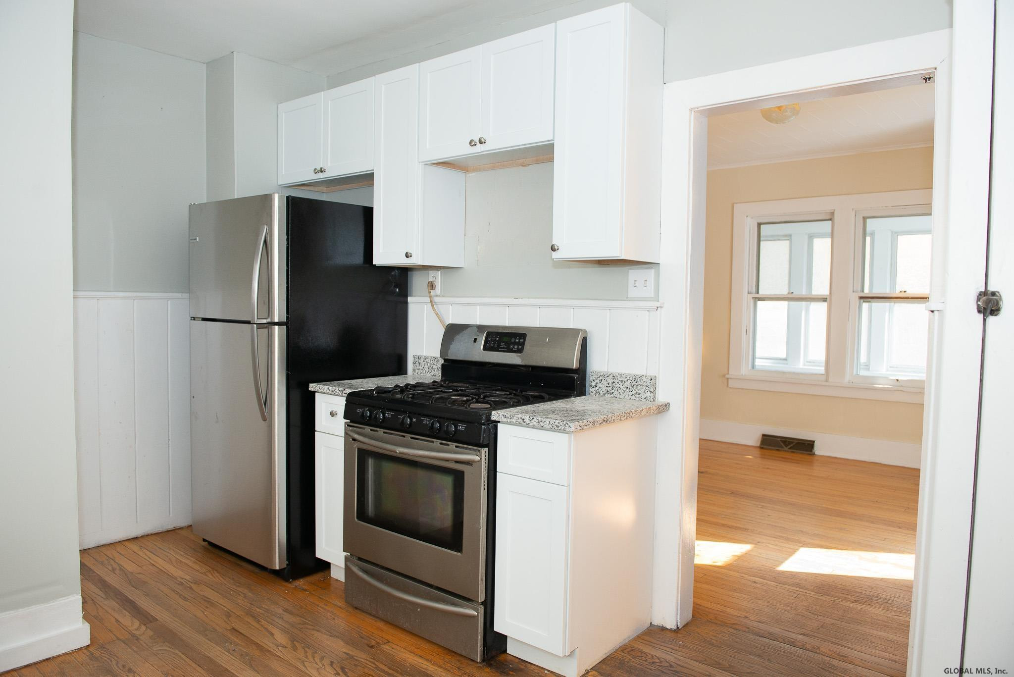 422 Bedford Road Schenectady, NY 12308 - Photo 3 of 20 Photo 3