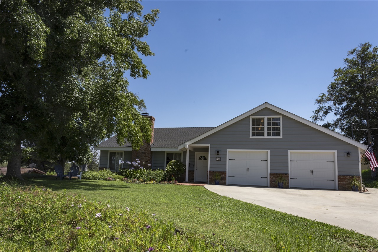 766 Carnation Lane Fallbrook, CA 92028 - Photo 1 of 25