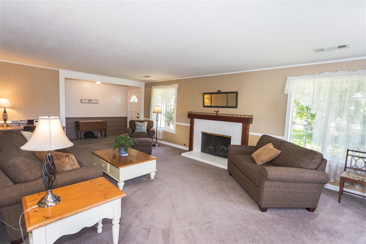 766 Carnation Lane Fallbrook, CA 92028 - Photo 4 of 25