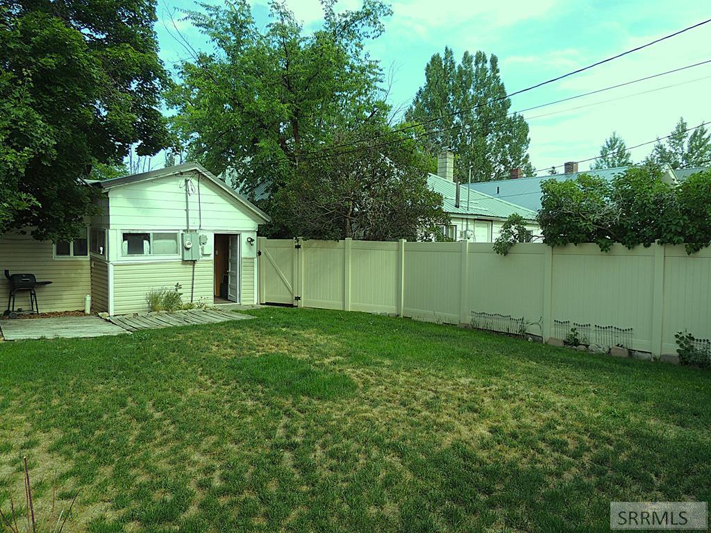 329 North Bridge Street St. Anthony, ID 83445 - Photo 16 of 16 Fully fenced back yard