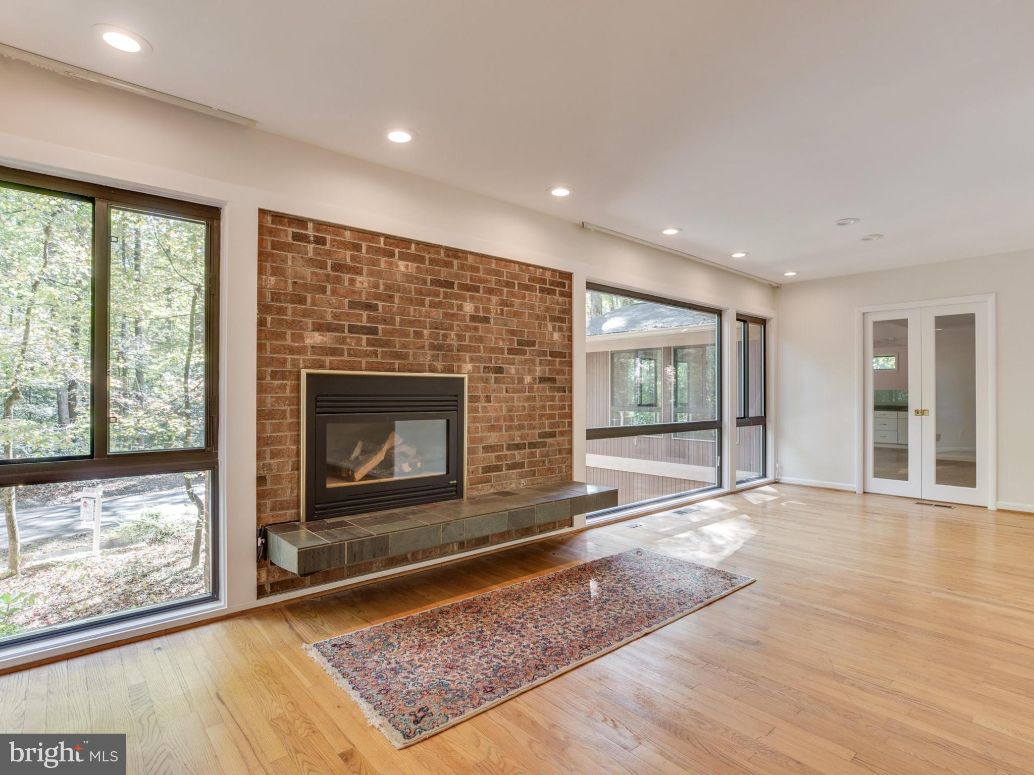12216 Quorn Lane Reston, VA 20191 - Photo 11 of 30 Living Room