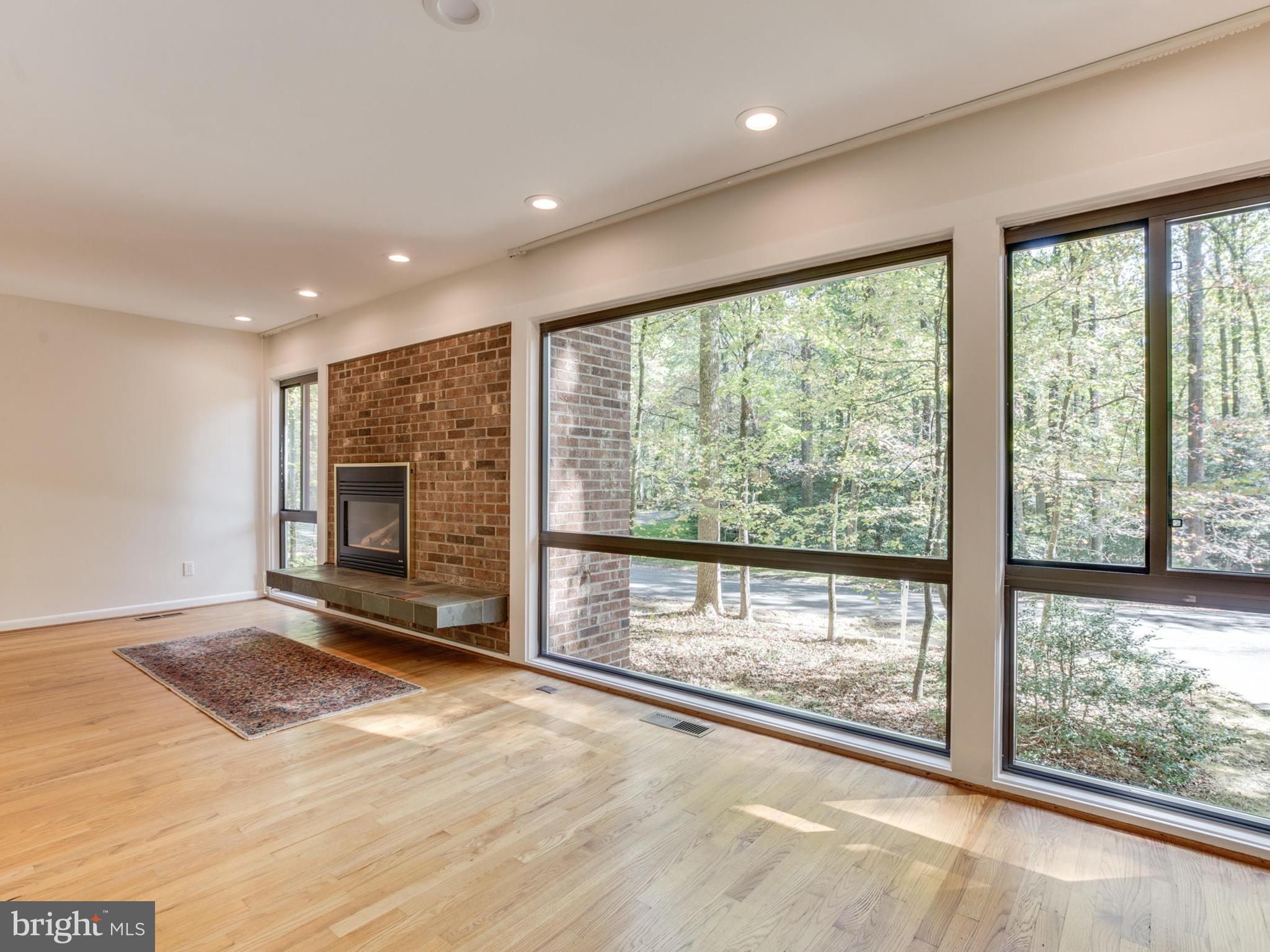 12216 Quorn Lane Reston, VA 20191 - Photo 13 of 30 Living Room
