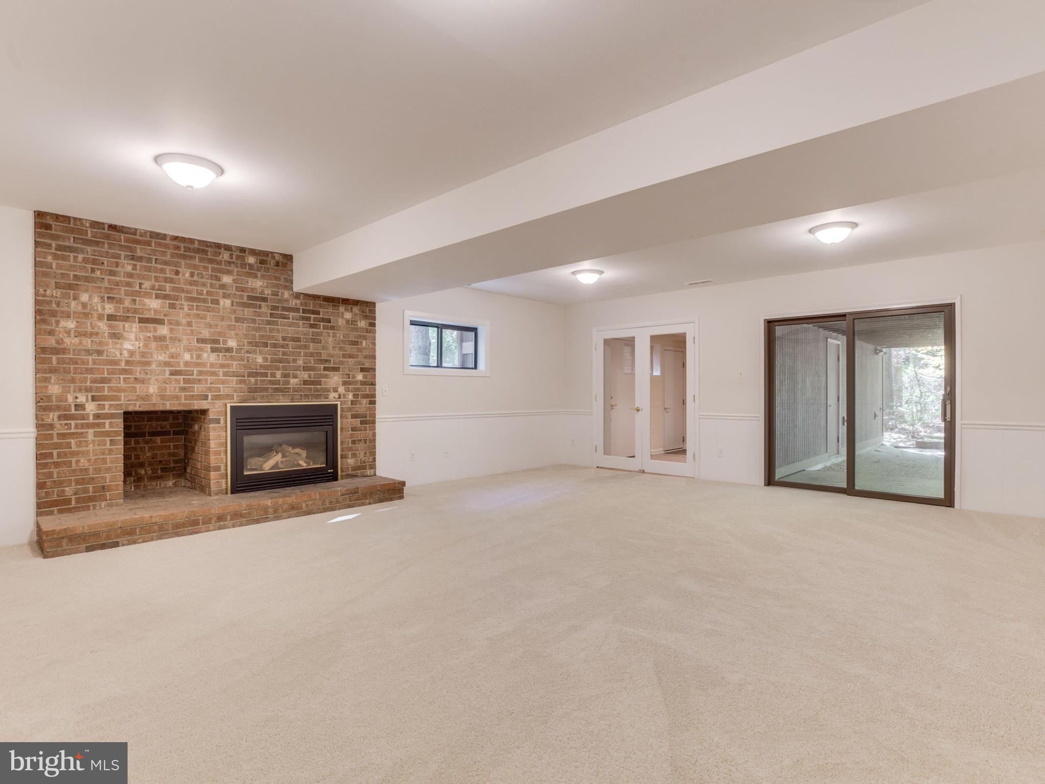 12216 Quorn Lane Reston, VA 20191 - Photo 5 of 30 Family Room