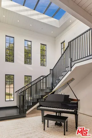 $10,999,000 | 1100 Pine Drive, Beverly Hills, CA 90210