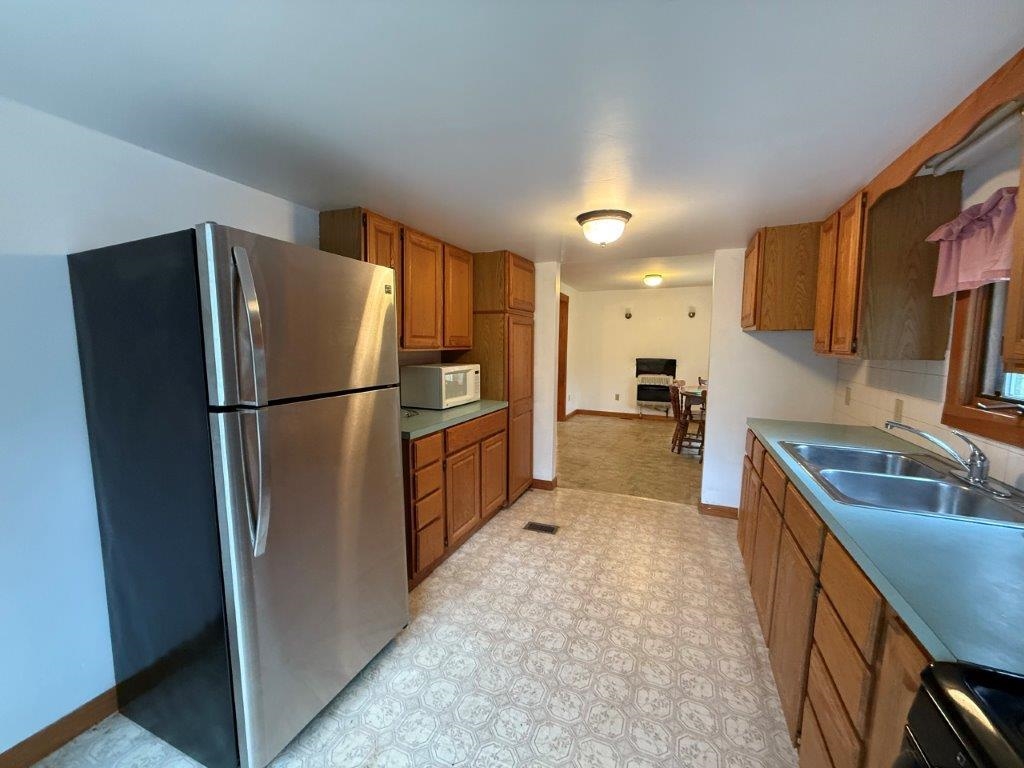 48 Spa Road Danbury, NH 03230 - Photo 4 of 38