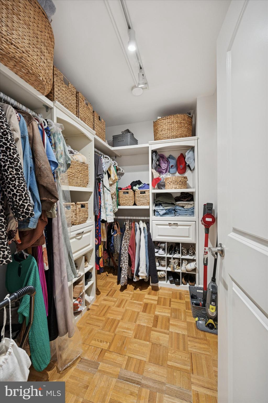 604 South Washington Square, Unit 1806 Philadelphia, PA 19106 - Photo 16 of 23 a view of walk in closet with clothes