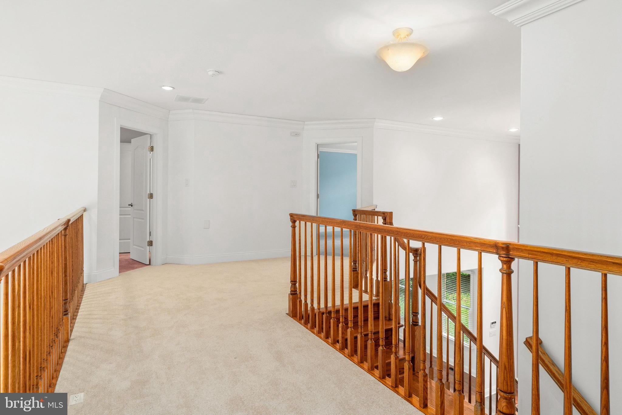 9 Lamson Lane Blackwood, NJ 08012 - Photo 36 of 64 2nd level hallway