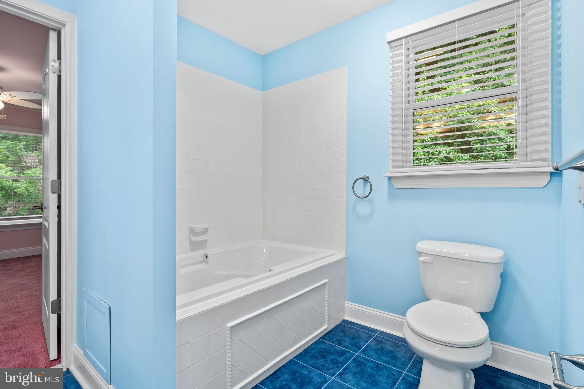 9 Lamson Lane Blackwood, NJ 08012 - Photo 50 of 64 Jack n Jill bathroom