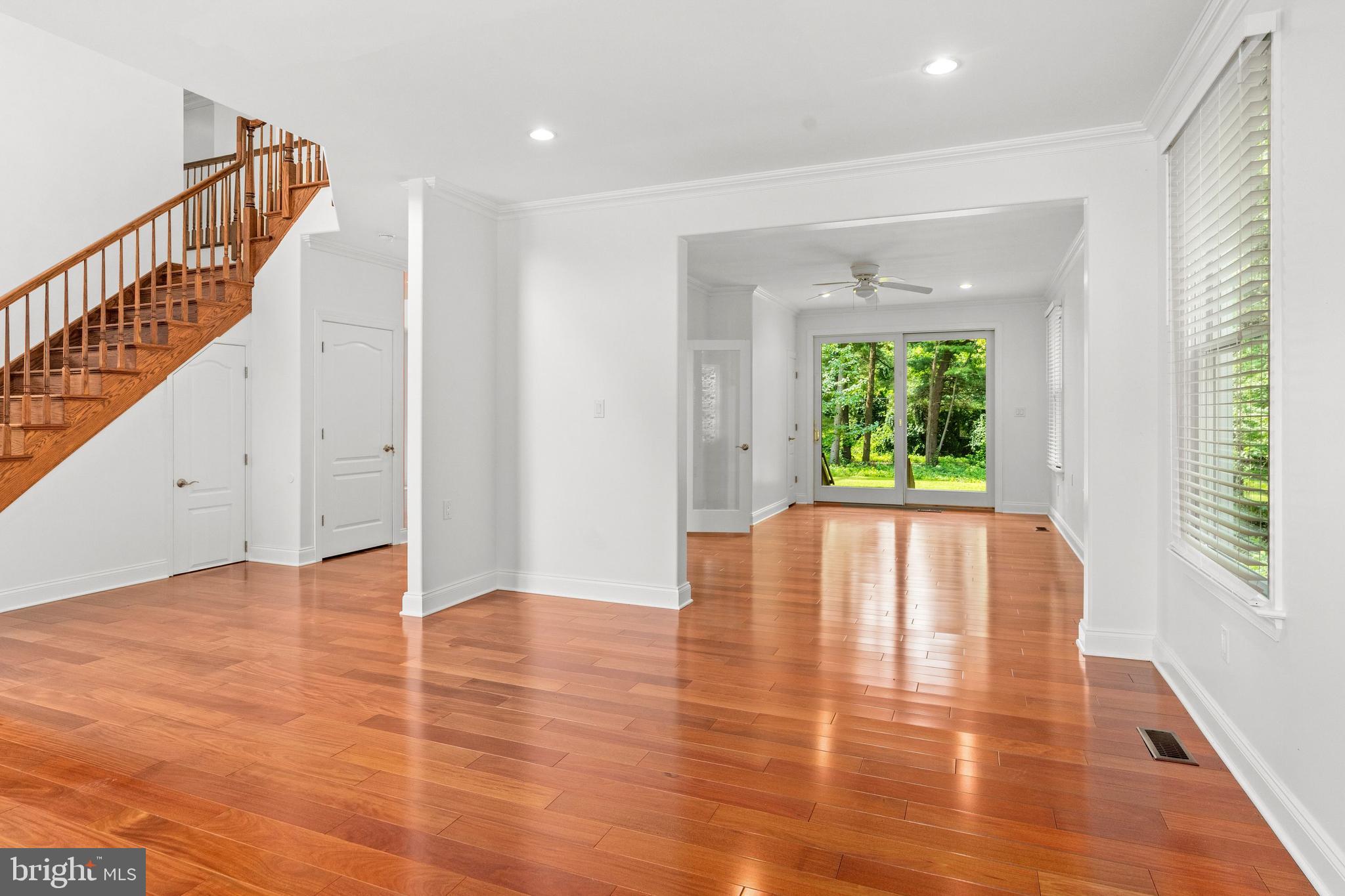 9 Lamson Lane Blackwood, NJ 08012 - Photo 8 of 64 Living room
