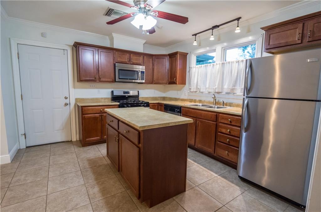 121 Coventry Court River Ridge, LA 70123 - Photo 3 of 21