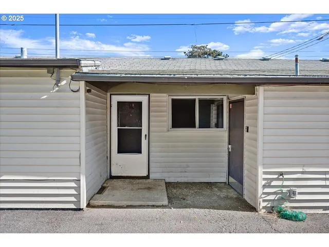 $870,000 | 5103 Northeast 42nd Avenue, Portland, OR 97218