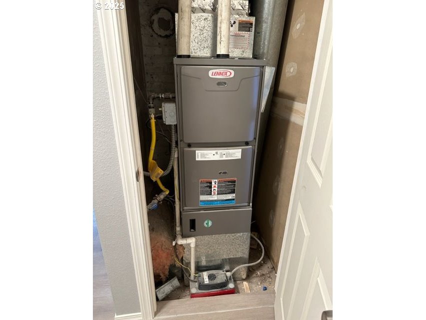 5103 Northeast 42nd Avenue Portland, OR 97218 - Photo 16 of 34