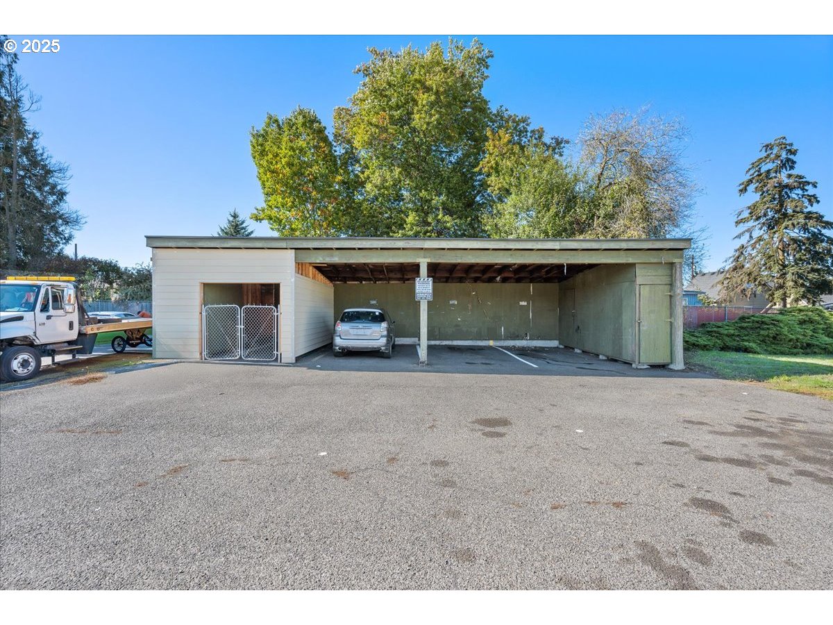 5103 Northeast 42nd Avenue Portland, OR 97218 - Photo 22 of 34