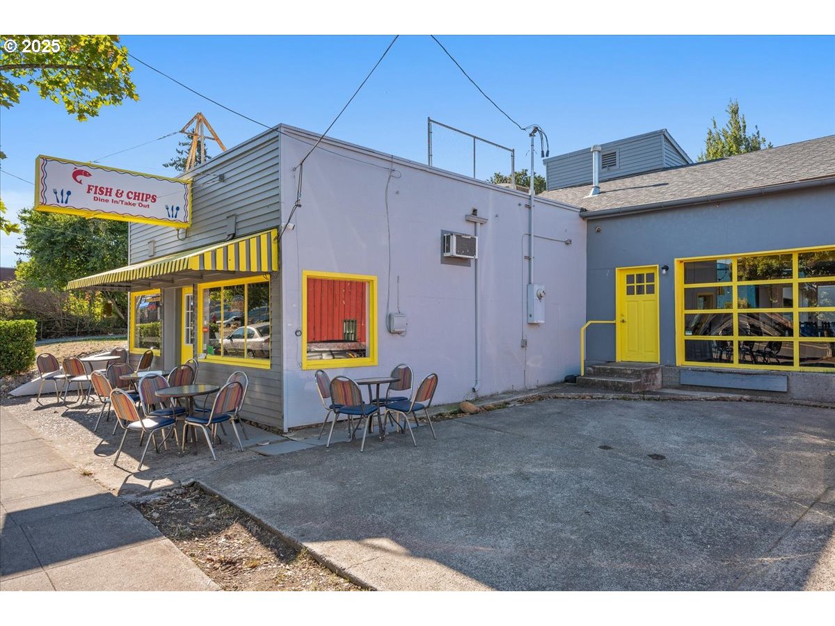 5103 Northeast 42nd Avenue Portland, OR 97218 - Photo 30 of 34