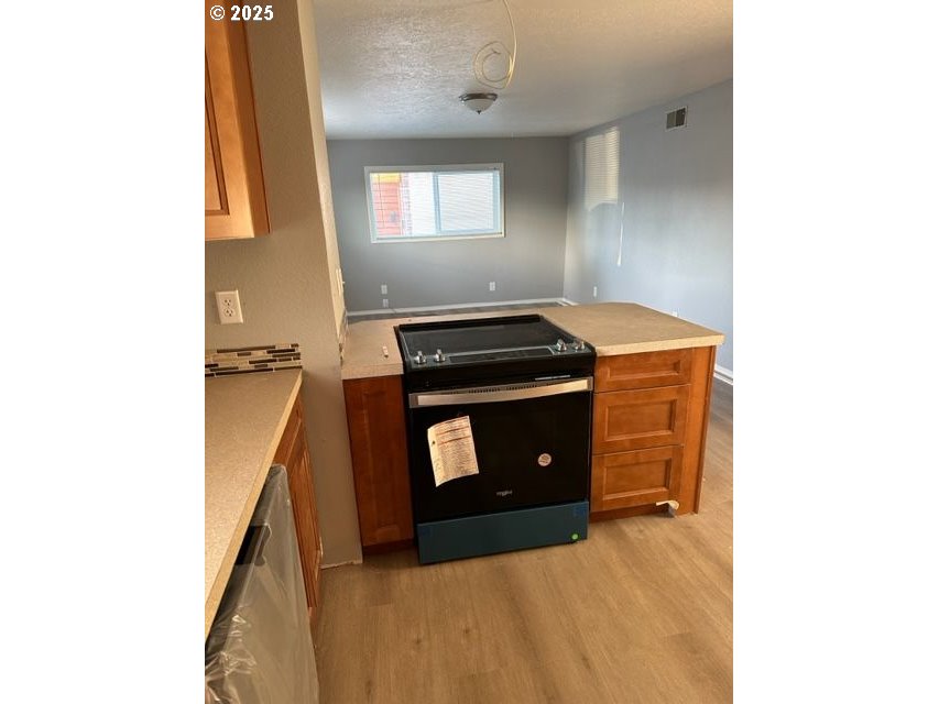 5103 Northeast 42nd Avenue Portland, OR 97218 - Photo 3 of 34