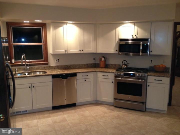 417 Yoder Road Harleysville, PA 19438 - Photo 5 of 21 Kitchen