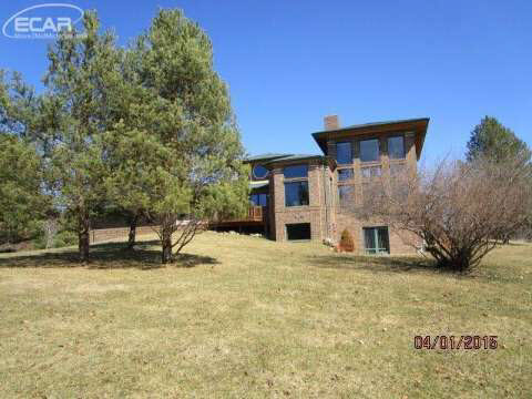 18420 Tipsico Lake Road Fenton, MI 48430 - Photo 12 of 48 20435207-11.JPG