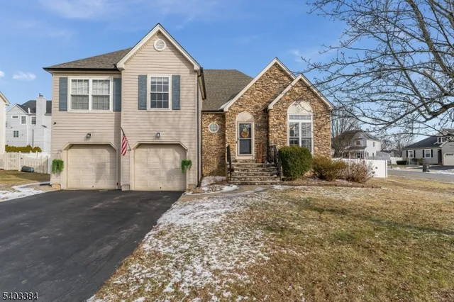 $549,900 | 4 Windsor Lane, Phillipsburg, NJ 08865