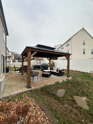 $549,900 | 4 Windsor Lane, Phillipsburg, NJ 08865