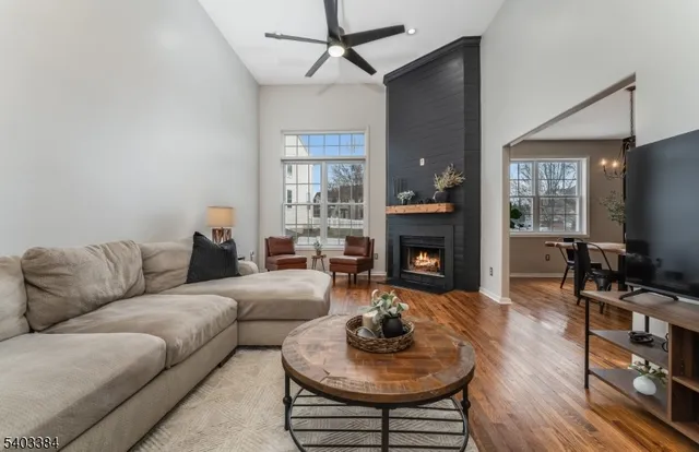 $549,900 | 4 Windsor Lane, Phillipsburg, NJ 08865