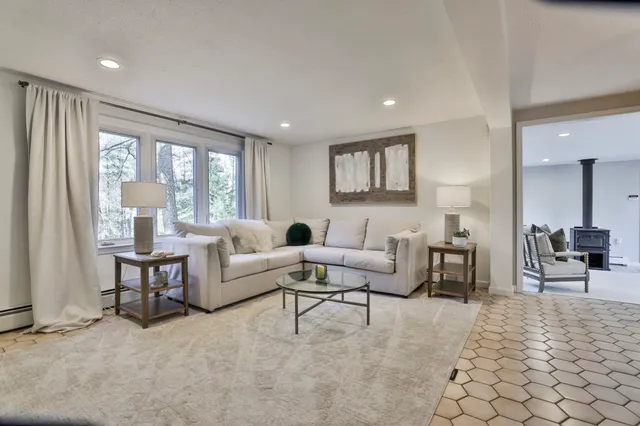 $685,000 | 172 Hayden Road, Hollis, NH 03049