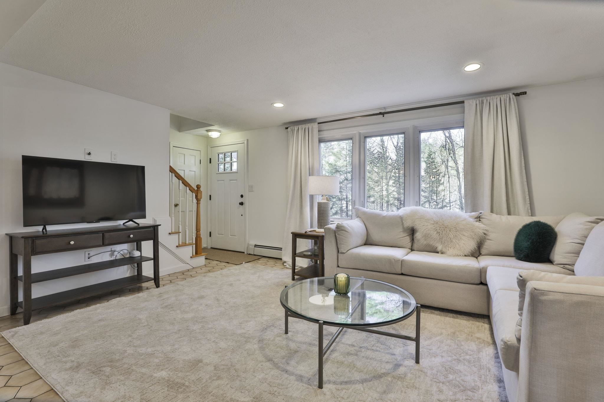 172 Hayden Road Hollis, NH 03049 - Photo 4 of 37