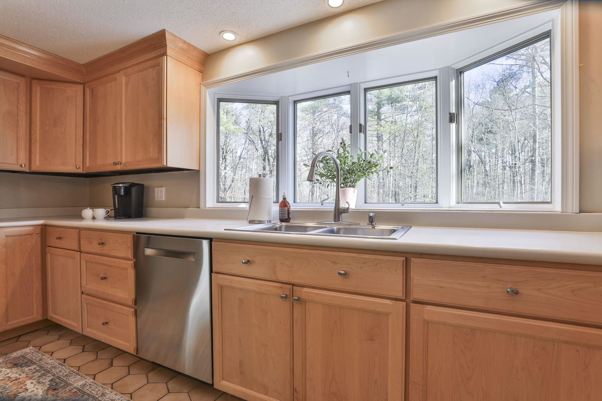 172 Hayden Road Hollis, NH 03049 - Photo 7 of 37