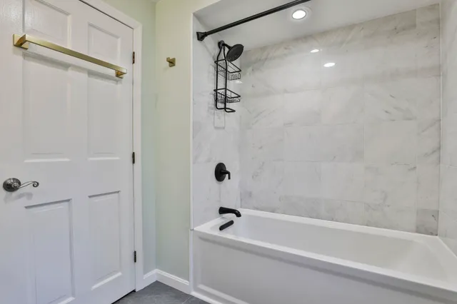 $685,000 | 172 Hayden Road, Hollis, NH 03049