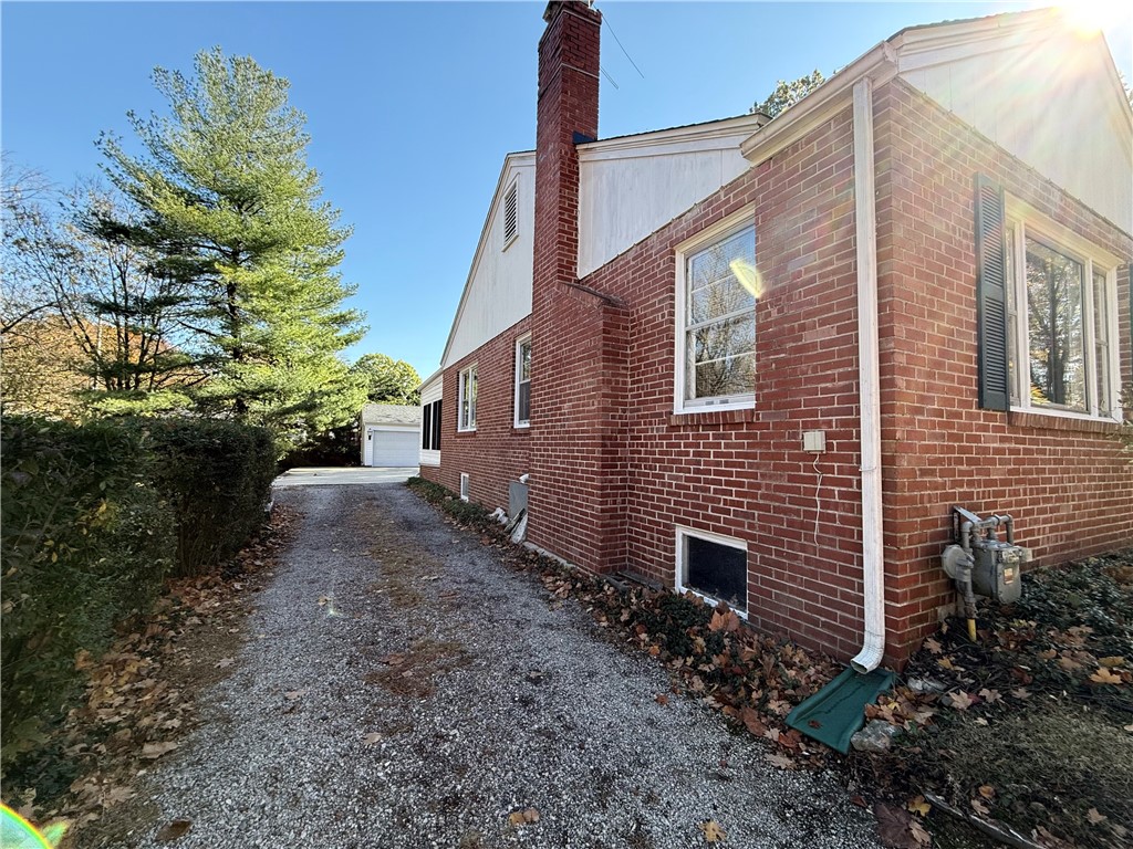 686 South Seigel Street Decatur, IL 62522 - Photo 23 of 31 Outside drive