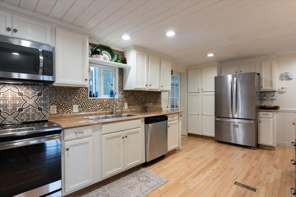 25 Pineview Ridge Road Boothbay, ME 04537 - Photo 9 of 36