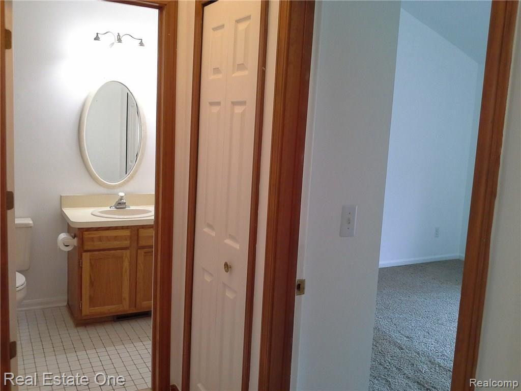 2577 South Commerce Road, Unit 11 Wolverine Lake, MI 48390 - Photo 12 of 57