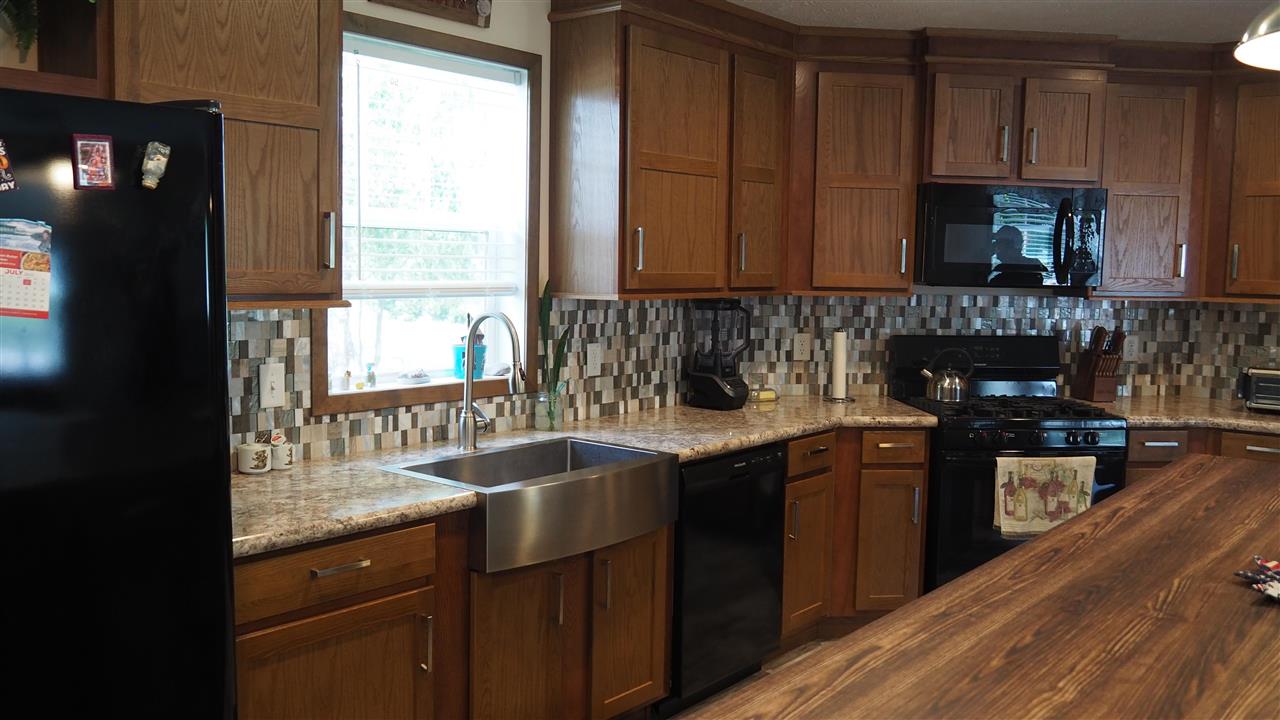 18392 Karlin Road Thompsonville, MI 49683 - Photo 4 of 37 1890145-3.JPG