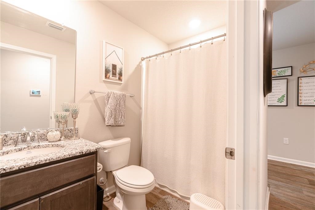 10162 Brodick Loop Daphne, AL 36527 - Photo 26 of 33 Bathroom
