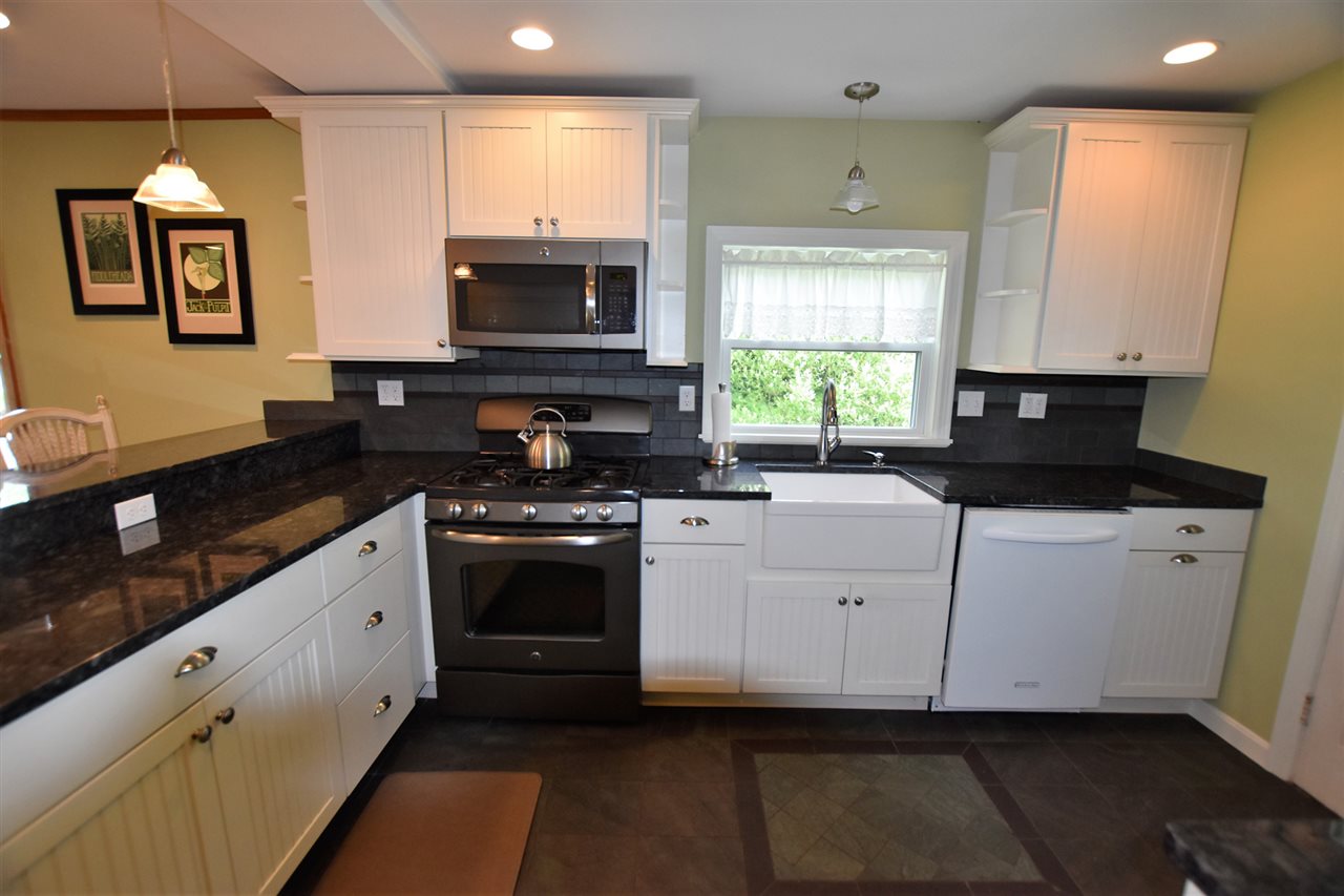 215 Lincoln Avenue Rutland, VT 05701 - Photo 8 of 25