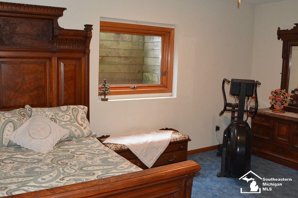 2806 Consear Road Lambertville, MI 48144 - Photo 20 of 36 31373329-19.JPG