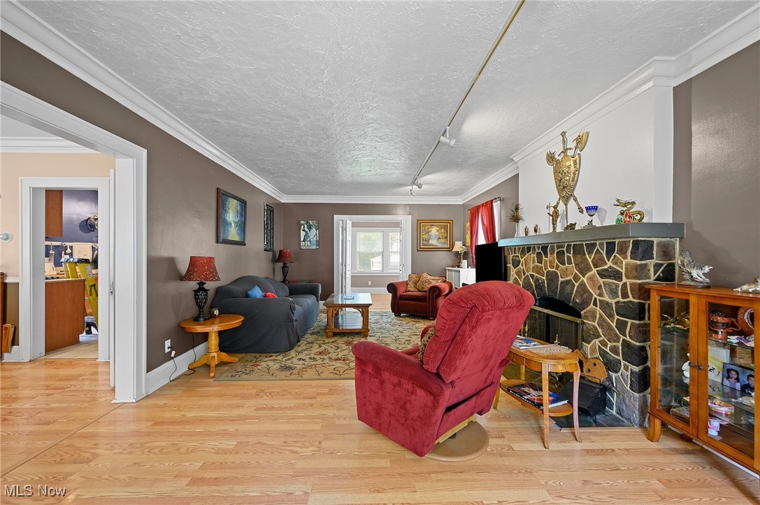3491 Edison Road Cleveland Heights, OH 44121 - Photo 5 of 37