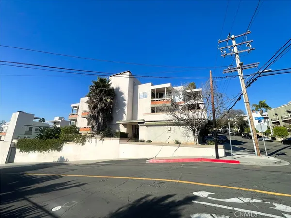 $2,800 | 2575 East 19th Street, Unit 17, Signal Hill, CA 90755