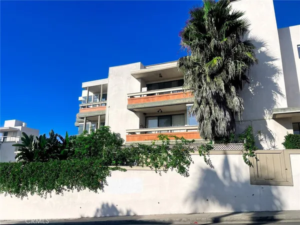 $2,800 | 2575 East 19th Street, Unit 17, Signal Hill, CA 90755