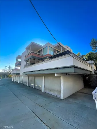 $2,800 | 2575 East 19th Street, Unit 17, Signal Hill, CA 90755