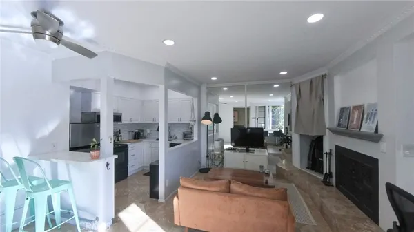 $2,800 | 2575 East 19th Street, Unit 17, Signal Hill, CA 90755