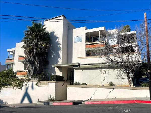 $2,800 | 2575 East 19th Street, Unit 17, Signal Hill, CA 90755