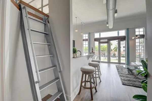 $5,000 | 185 Northeast 4th Avenue, Unit 210, Delray Beach, FL 33483