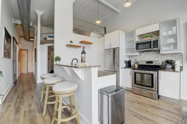 $5,000 | 185 Northeast 4th Avenue, Unit 210, Delray Beach, FL 33483