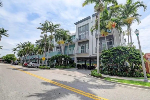 $5,000 | 185 Northeast 4th Avenue, Unit 210, Delray Beach, FL 33483