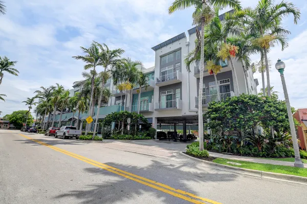 $5,000 | 185 Northeast 4th Avenue, Unit 210, Delray Beach, FL 33483