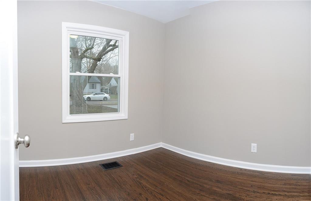 2140 Douglas Road Indianapolis, IN 46220 - Photo 17 of 29 Gallery Image 17